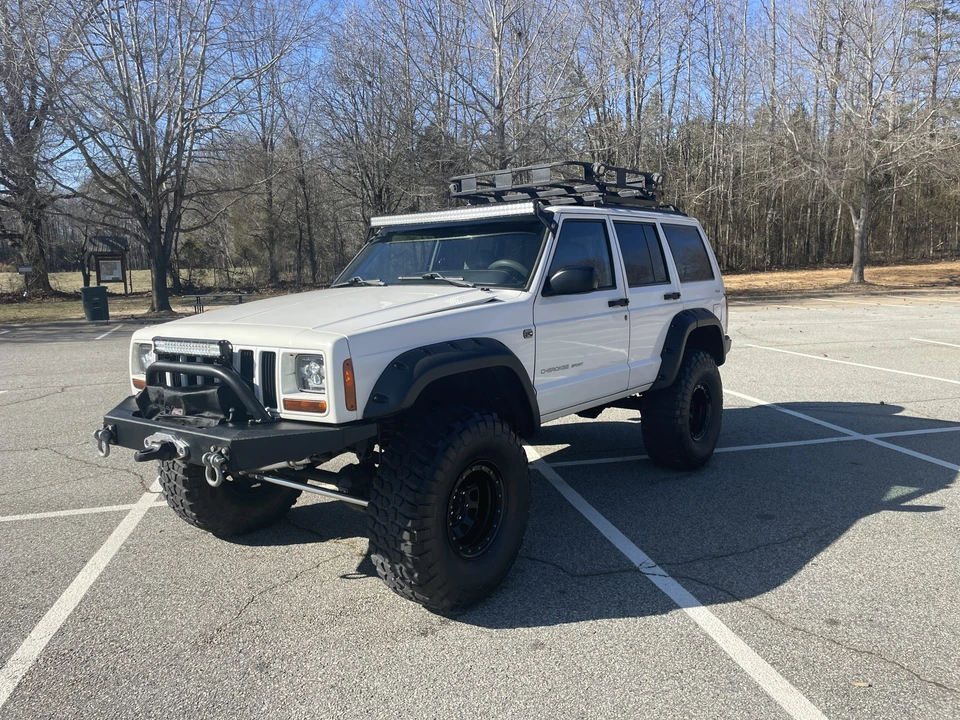 2000 Jeep XJ Cherokee - Image 4 of 31