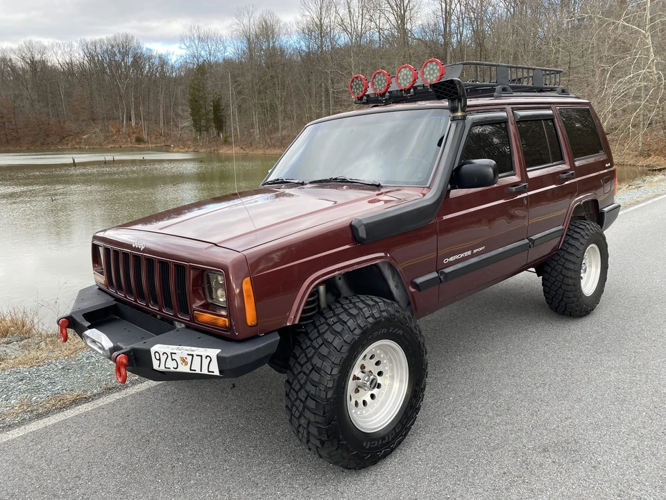 2000 Jeep XJ Cherokee - Image 2 of 31