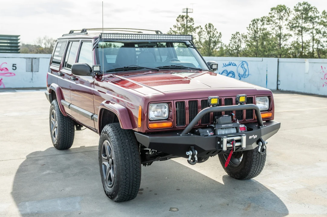2000 Jeep XJ Cherokee - Image 5 of 31