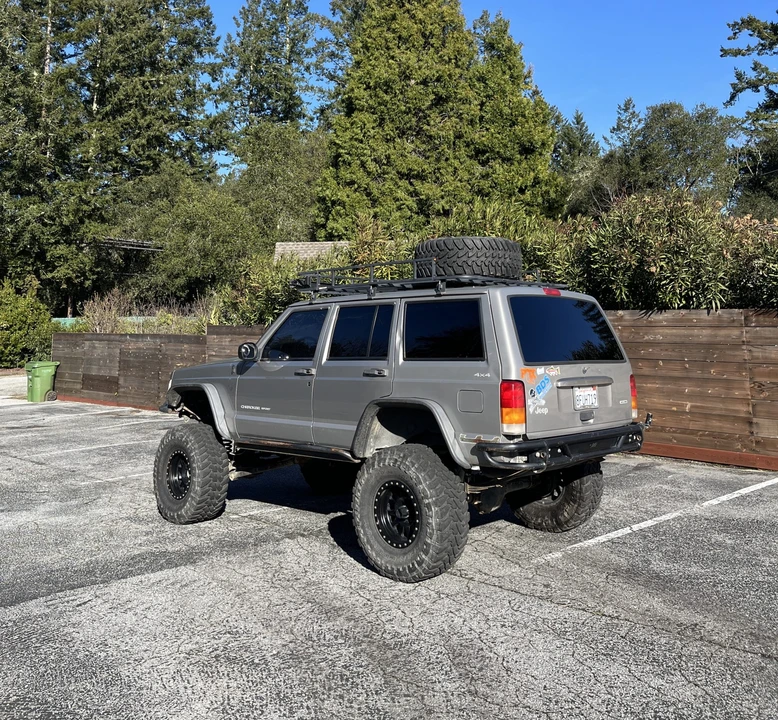 2000 Jeep XJ Cherokee - Image 4 of 31