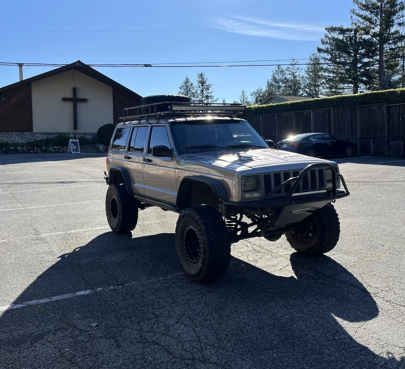 2000 Jeep XJ Cherokee - Image 8 of 31