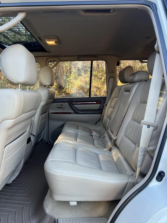 2000 Lexus LX 2nd Gen - Image 31 of 31