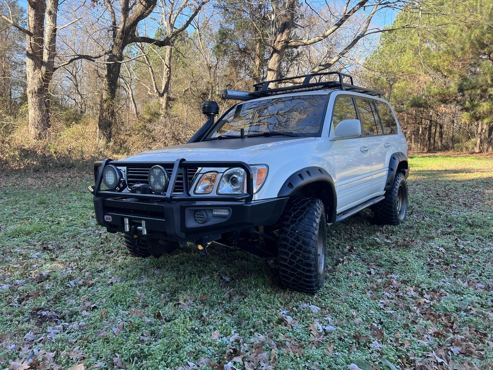 2000 Lexus LX 2nd Gen - Image 2 of 31