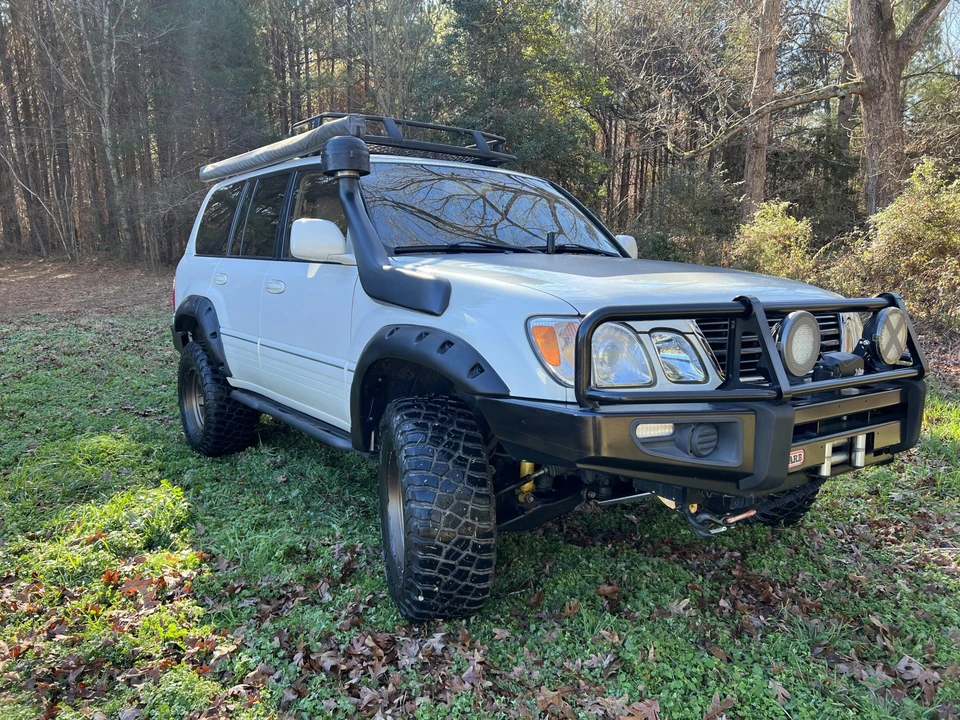 2000 Lexus LX 2nd Gen - Image 5 of 31