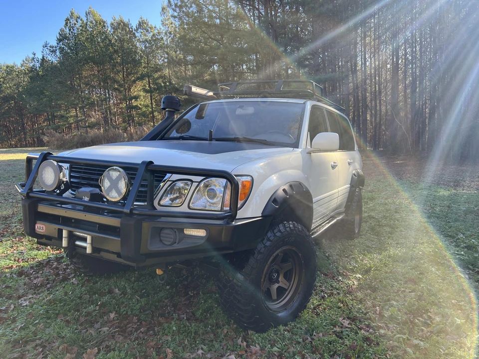 2000 Lexus LX 2nd Gen - Image 11 of 31