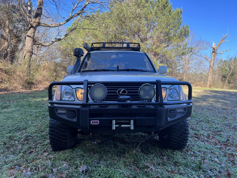 2000 Lexus LX 2nd Gen - Image 9 of 31
