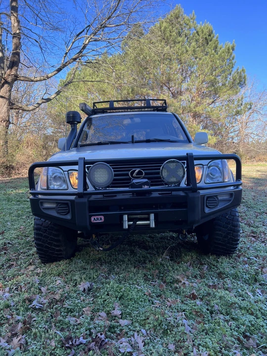 2000 Lexus LX 2nd Gen - Image 10 of 31