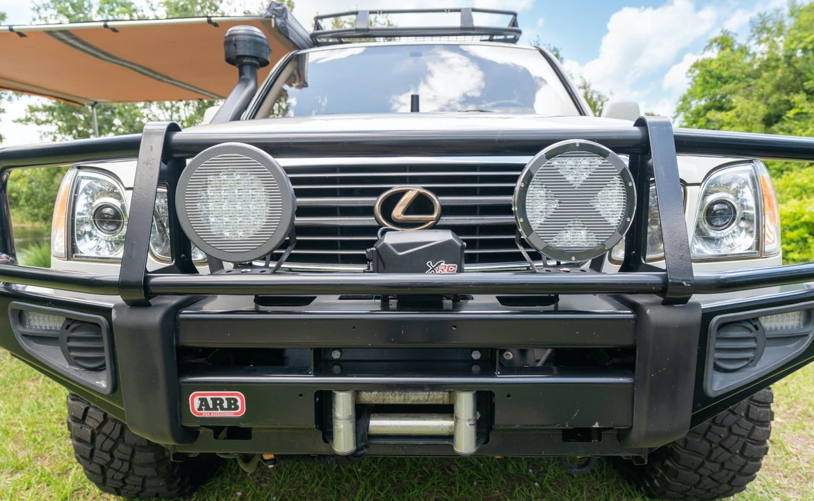 2000 Lexus LX 2nd Gen - Image 15 of 31