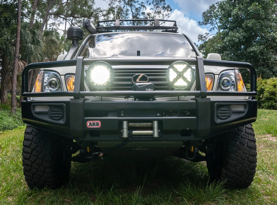 2000 Lexus LX 2nd Gen - Image 13 of 31