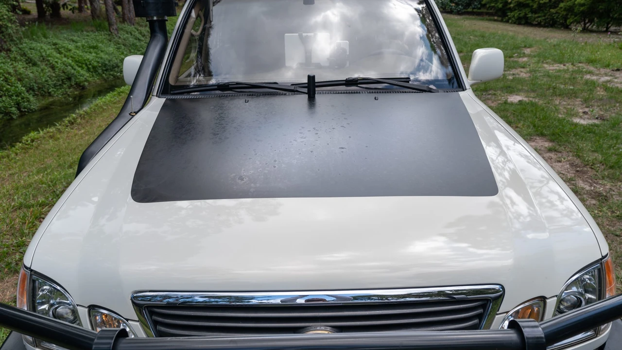 2000 Lexus LX 2nd Gen - Image 29 of 31
