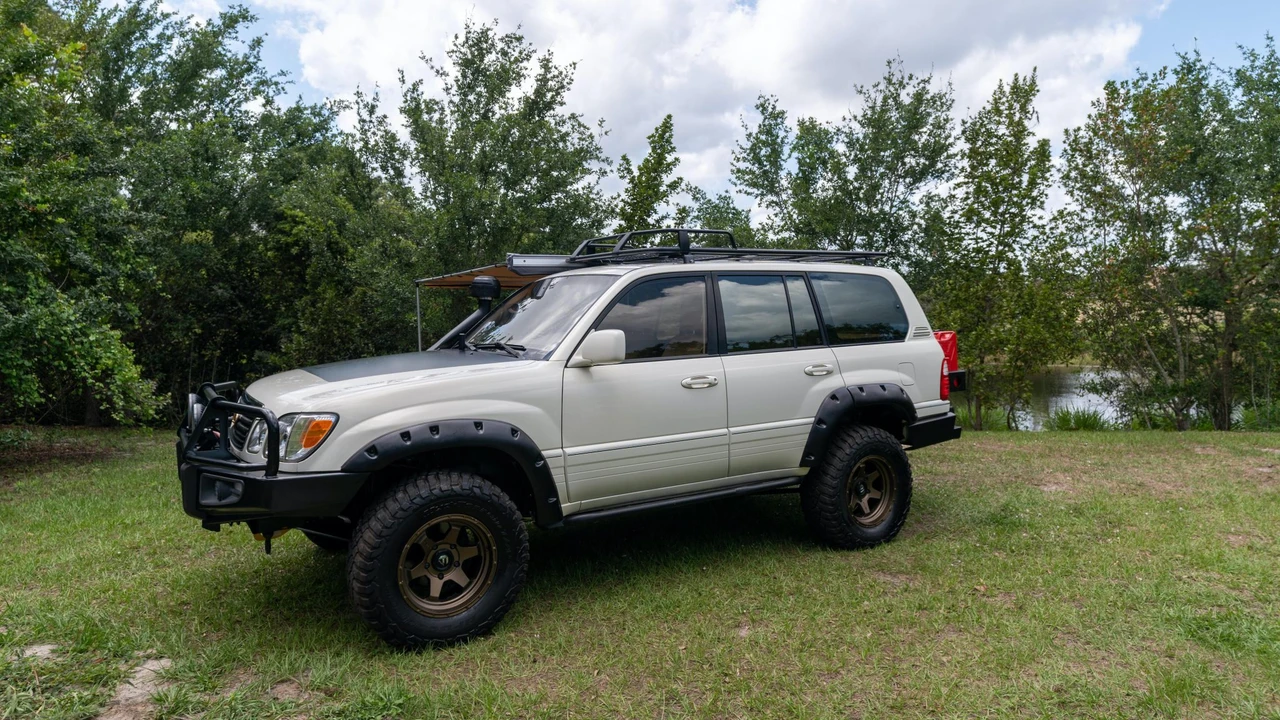 2000 Lexus LX 2nd Gen - Image 6 of 31