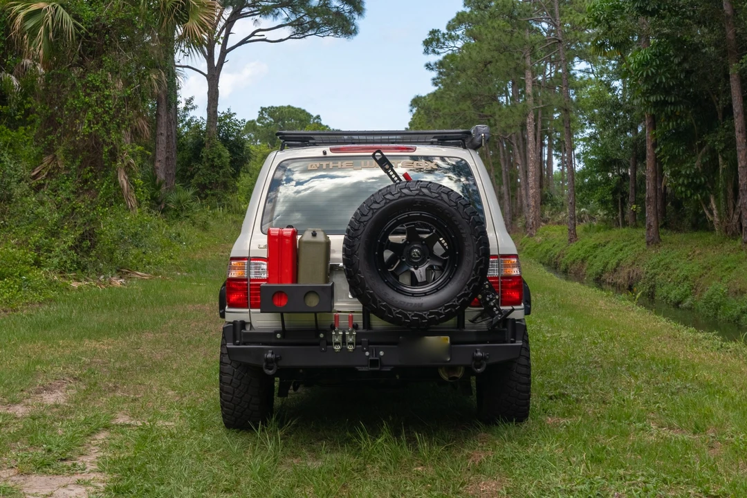 2000 Lexus LX 2nd Gen - Image 8 of 31