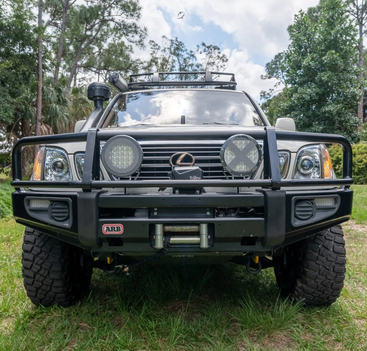 2000 Lexus LX 2nd Gen - Image 14 of 31