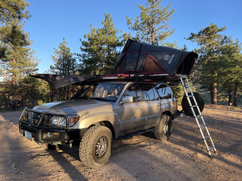 2000 Lexus LX 2nd Gen - Image 15 of 31