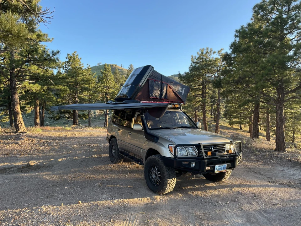 2000 Lexus LX 2nd Gen - Image 17 of 31