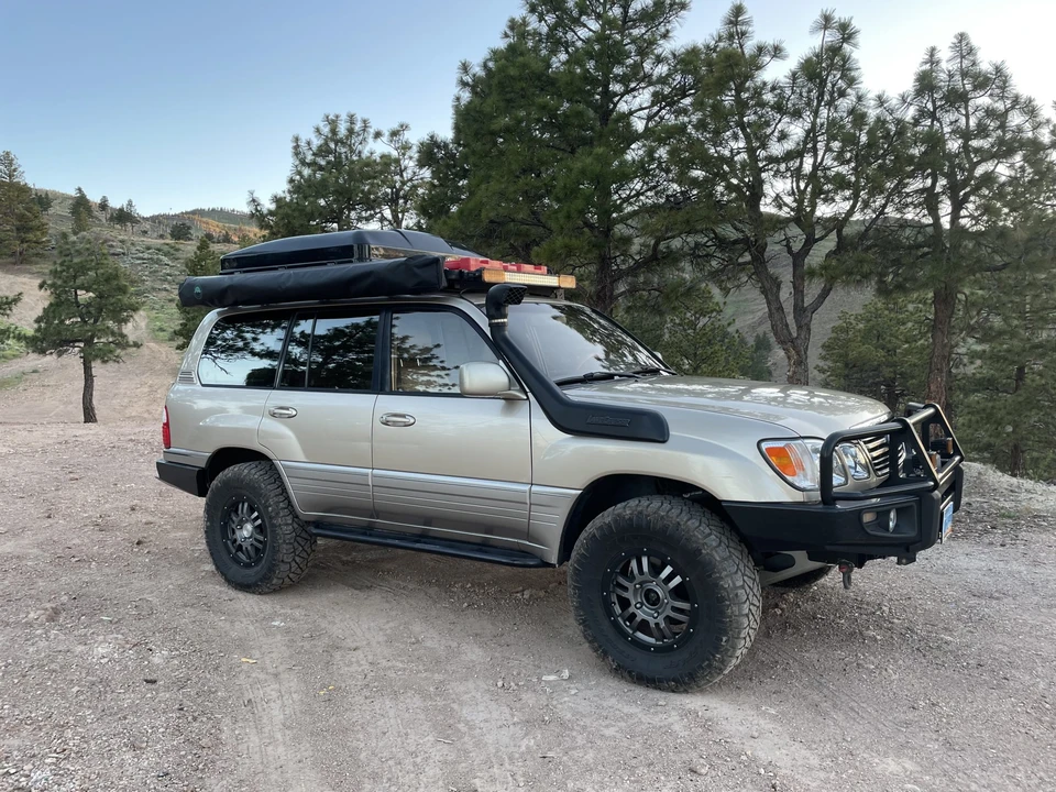 2000 Lexus LX 2nd Gen - Image 8 of 31