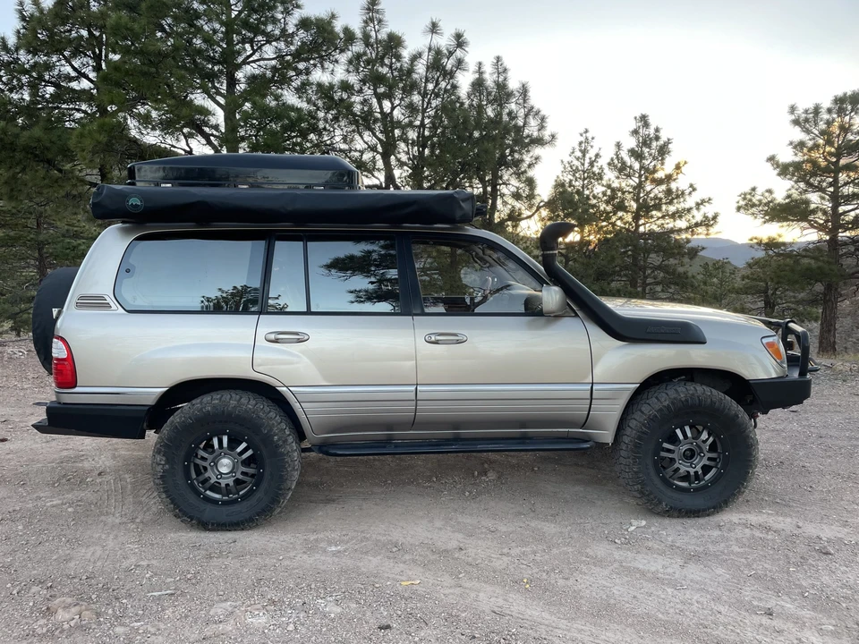 2000 Lexus LX 2nd Gen - Image 9 of 31