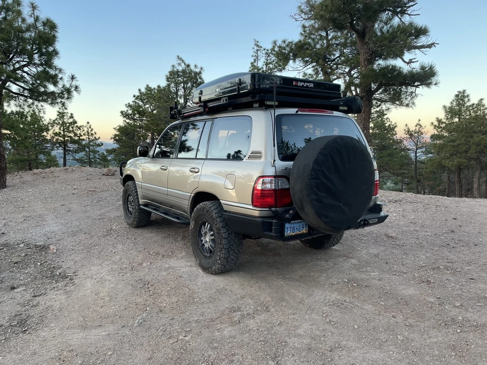 2000 Lexus LX 2nd Gen - Image 12 of 31