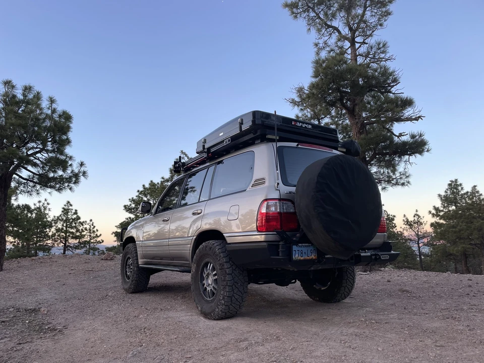 2000 Lexus LX 2nd Gen - Image 13 of 31