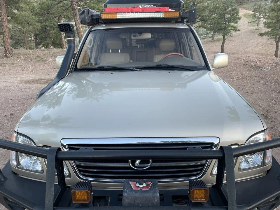 2000 Lexus LX 2nd Gen - Image 25 of 31