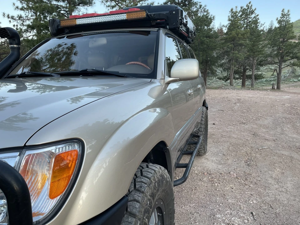 2000 Lexus LX 2nd Gen - Image 30 of 31