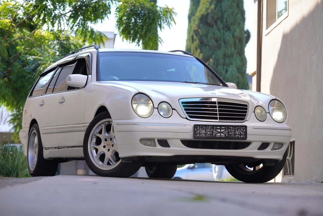 2000 Mercedes-Benz W210 E-Class - Image 12 of 31