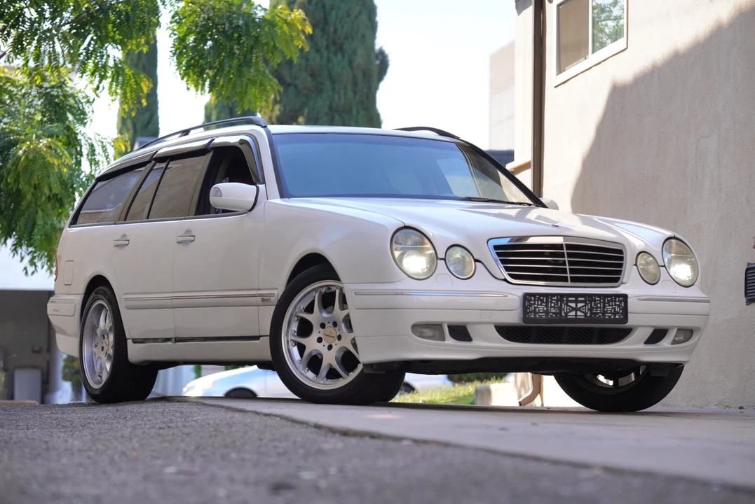 2000 Mercedes-Benz W210 E-Class - Image 13 of 31