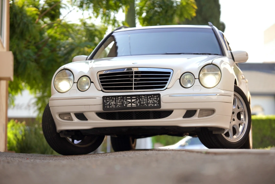 2000 Mercedes-Benz W210 E-Class - Image 6 of 31