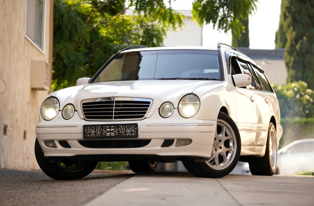 2000 Mercedes-Benz W210 E-Class - Image 3 of 31