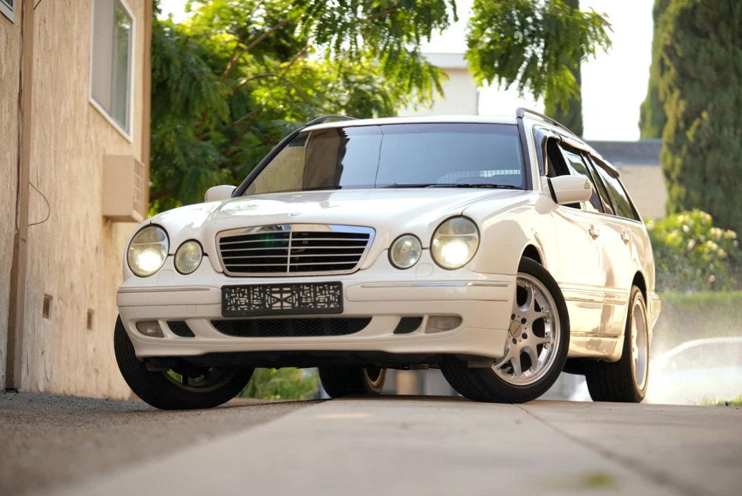 2000 Mercedes-Benz W210 E-Class - Image 4 of 31
