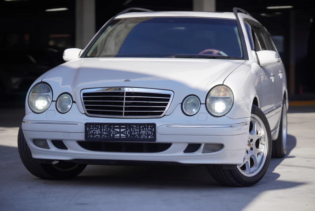 2000 Mercedes-Benz W210 E-Class - Image 30 of 31