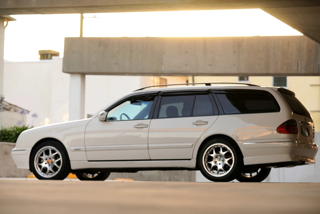 2000 Mercedes-Benz W210 E-Class - Image 25 of 31