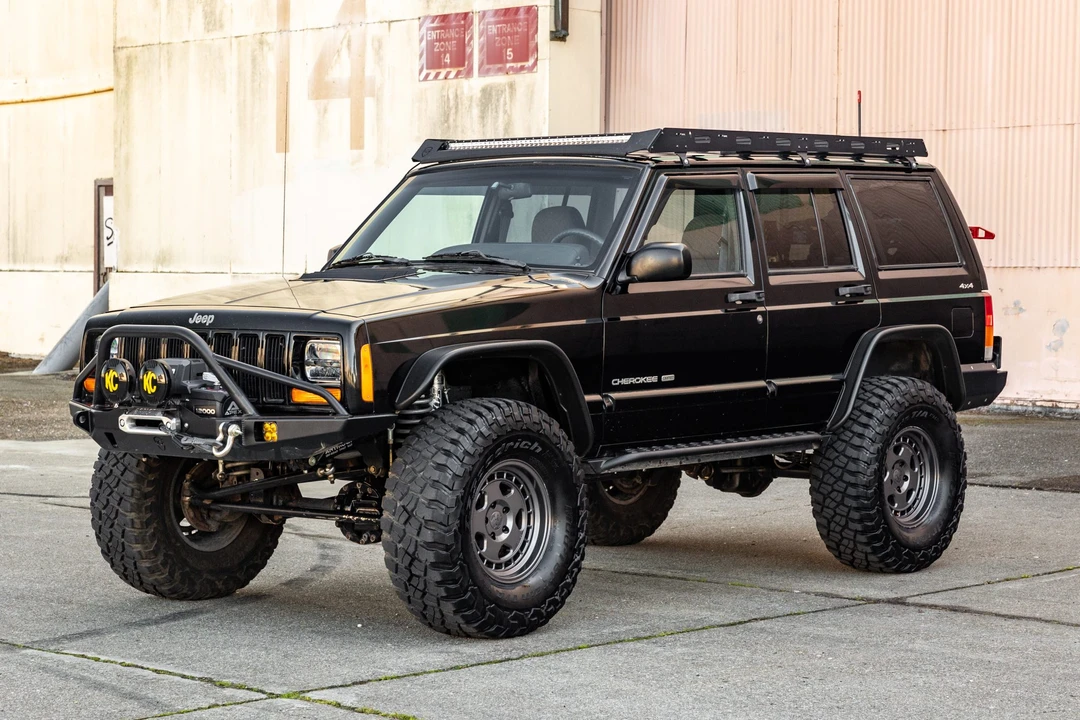 2001 Jeep XJ Cherokee - Image 2 of 31