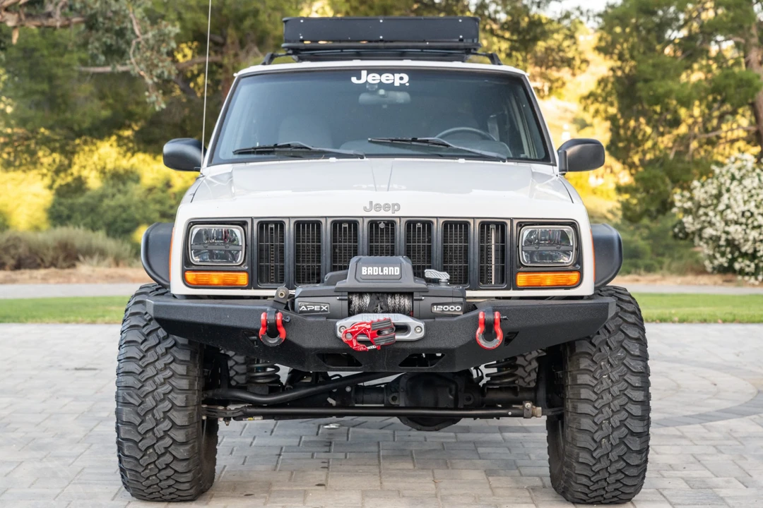 2001 Jeep XJ Cherokee - Image 2 of 31