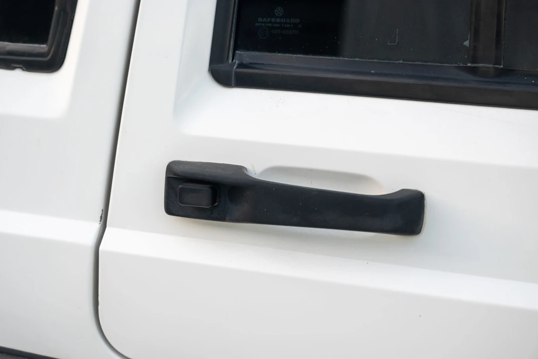 2001 Jeep XJ Cherokee - Image 19 of 31