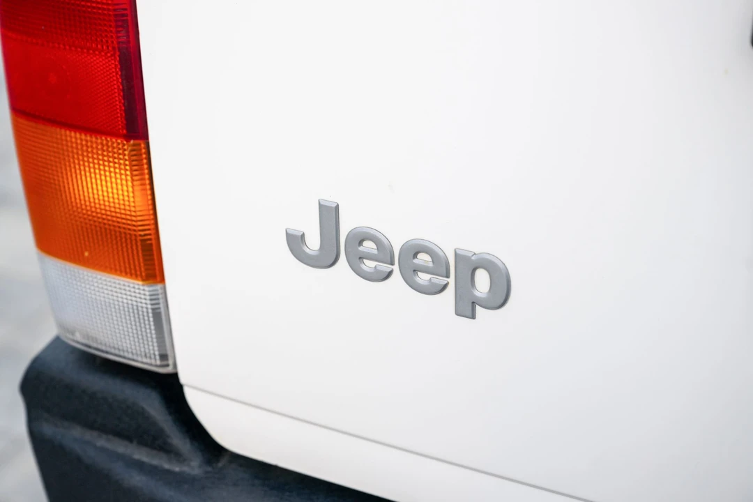 2001 Jeep XJ Cherokee - Image 27 of 31