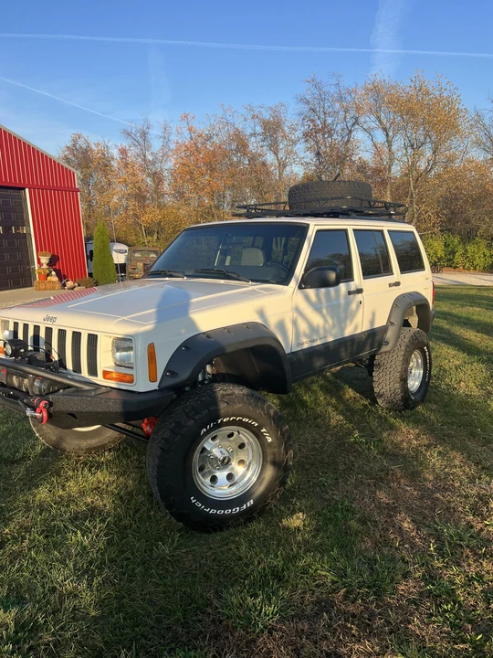 2001 Jeep XJ Cherokee - Image 2 of 31
