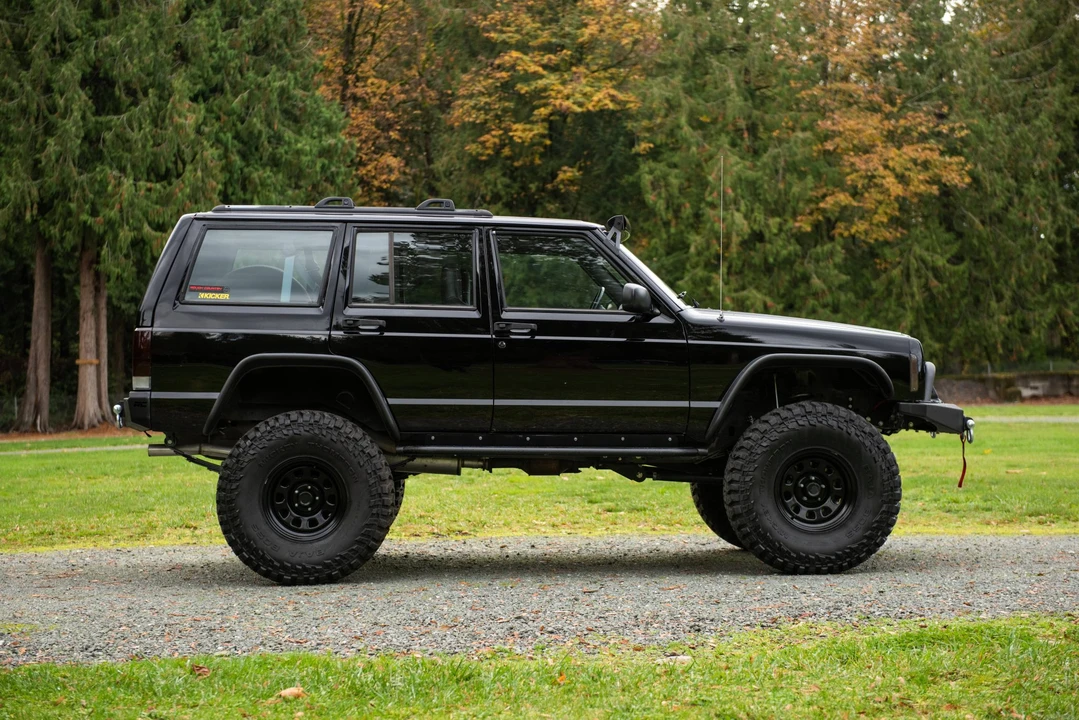 2001 Jeep XJ Cherokee - Image 26 of 31