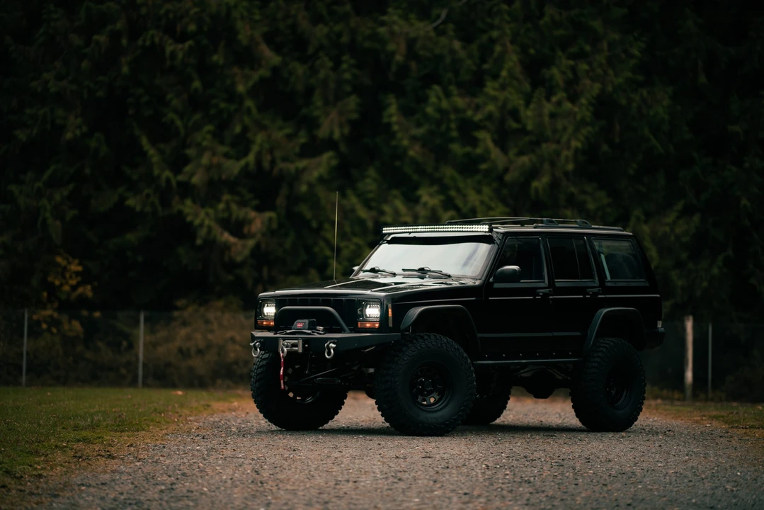2001 Jeep XJ Cherokee - Image 13 of 31