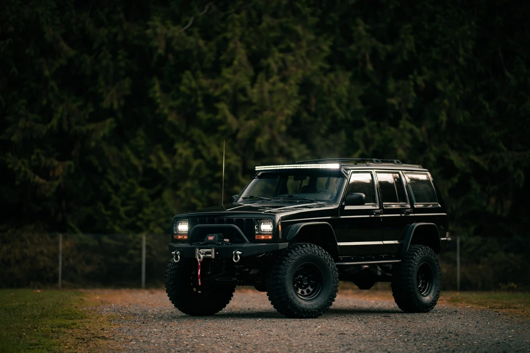 2001 Jeep XJ Cherokee - Image 15 of 31