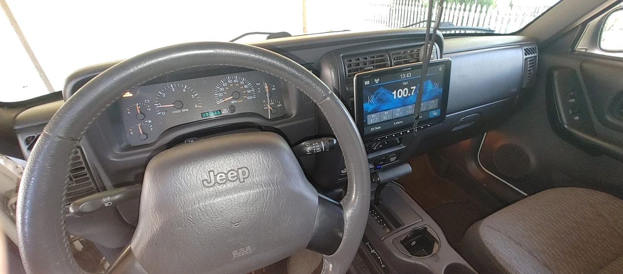 2001 Jeep XJ Cherokee - Image 30 of 31