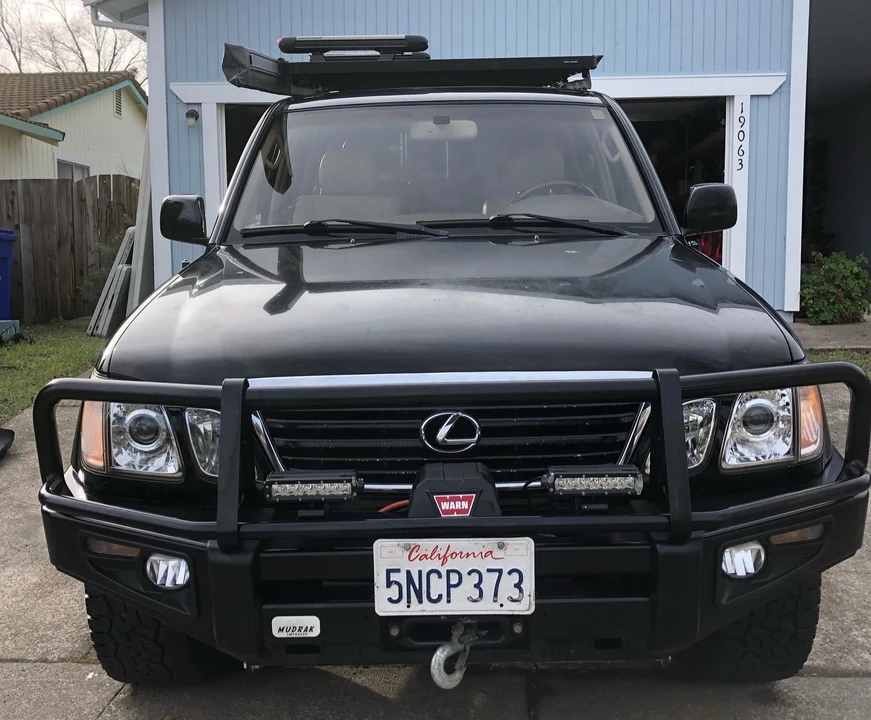 2001 Lexus LX 2nd Gen - Image 17 of 31