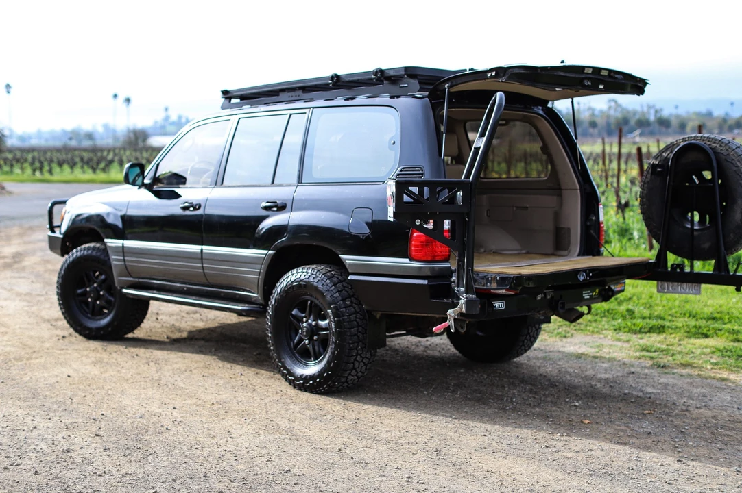 2001 Lexus LX 2nd Gen - Image 29 of 31