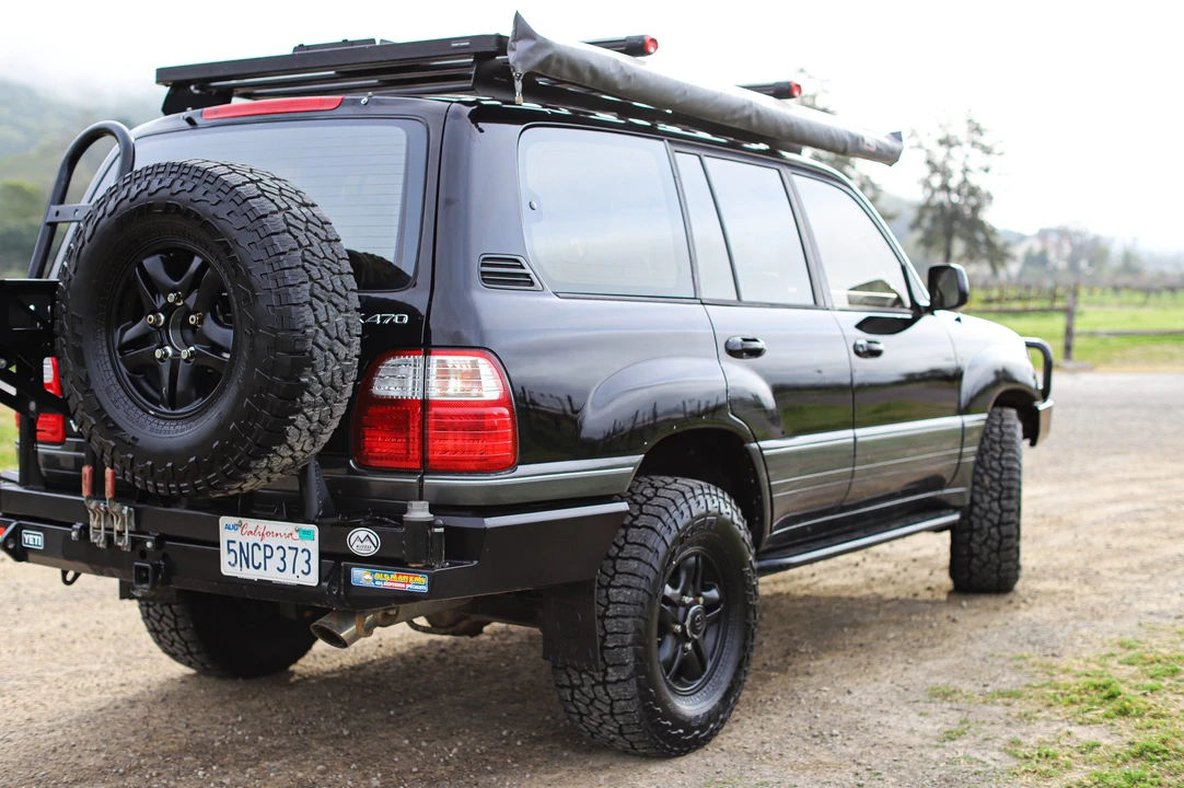 2001 Lexus LX 2nd Gen - Image 15 of 31