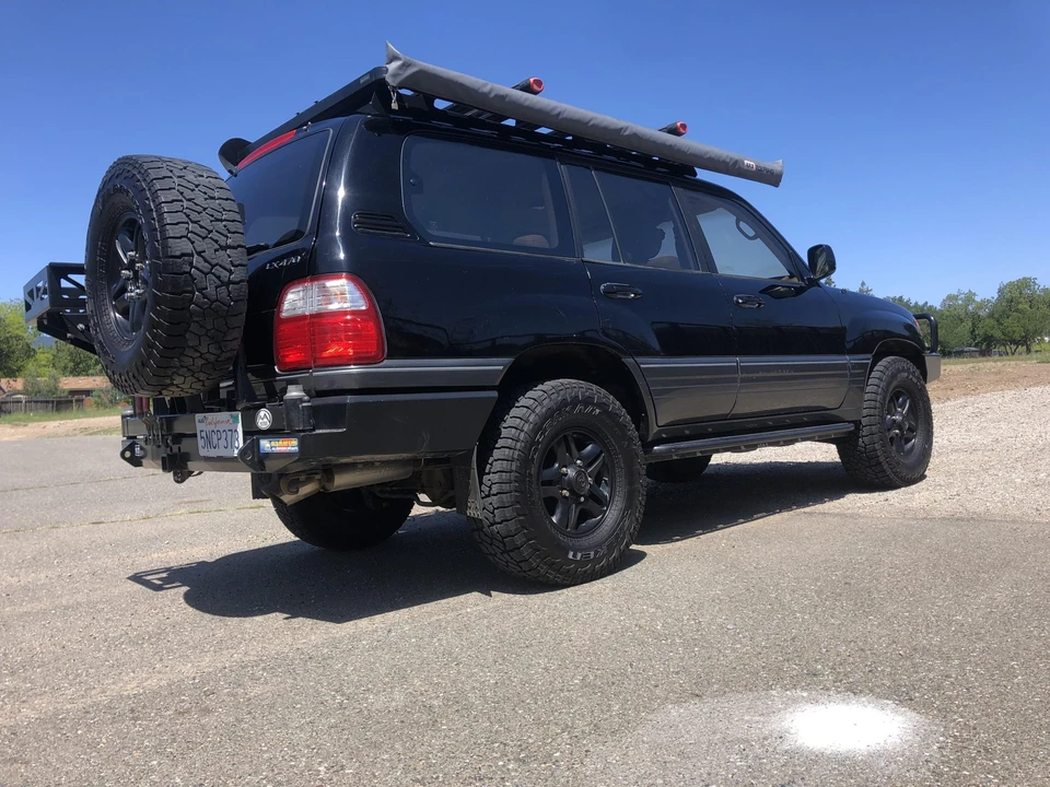 2001 Lexus LX 2nd Gen - Image 4 of 31