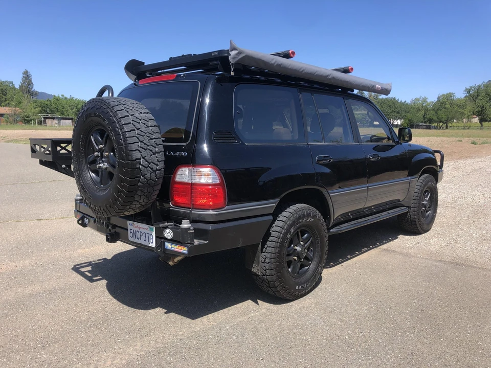 2001 Lexus LX 2nd Gen - Image 5 of 31