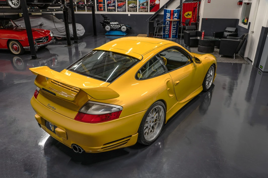2001 Porsche 996 Turbo - Image 24 of 31