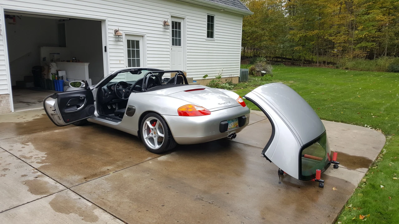 2001 Porsche 986 Boxster S - Image 16 of 31