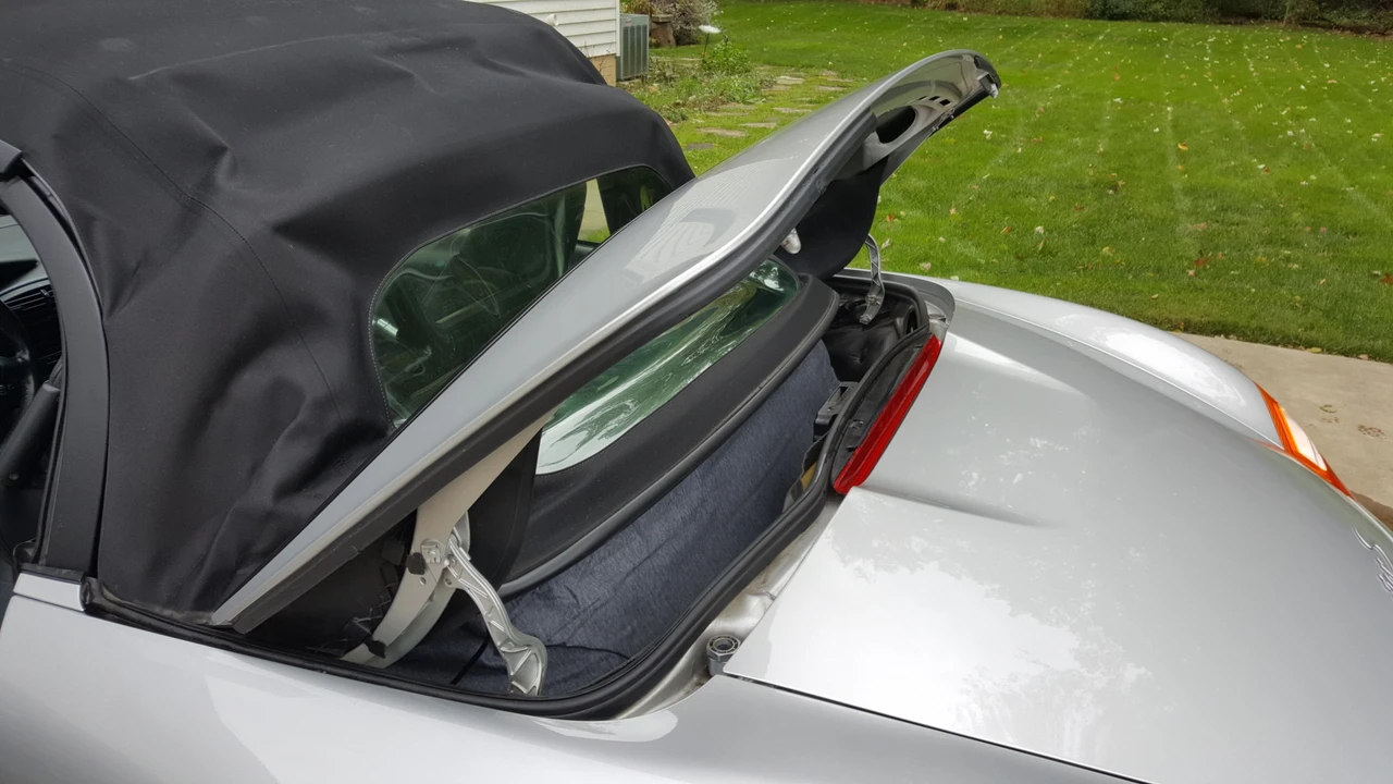2001 Porsche 986 Boxster S - Image 13 of 31