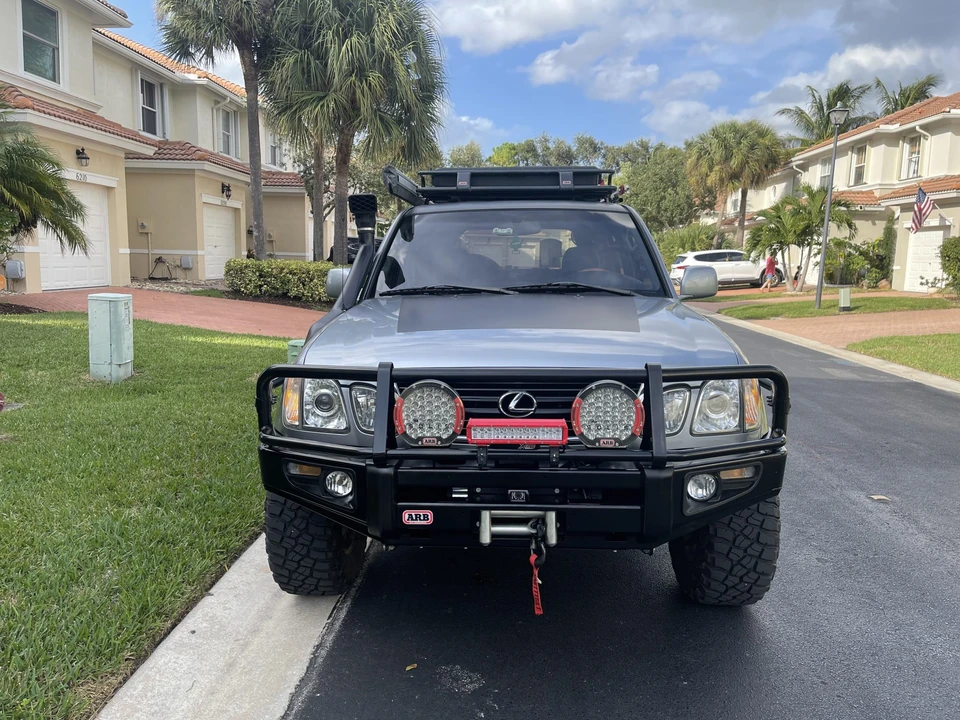 2002 Lexus LX 2nd Gen - Image 17 of 31